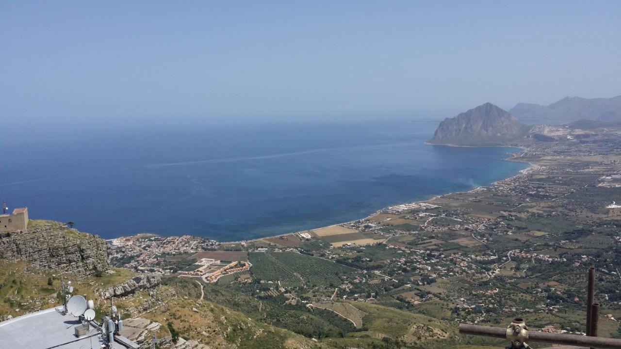 شقة Sole E Fiori Di Sicilia فالديريتْشّي المظهر الخارجي الصورة